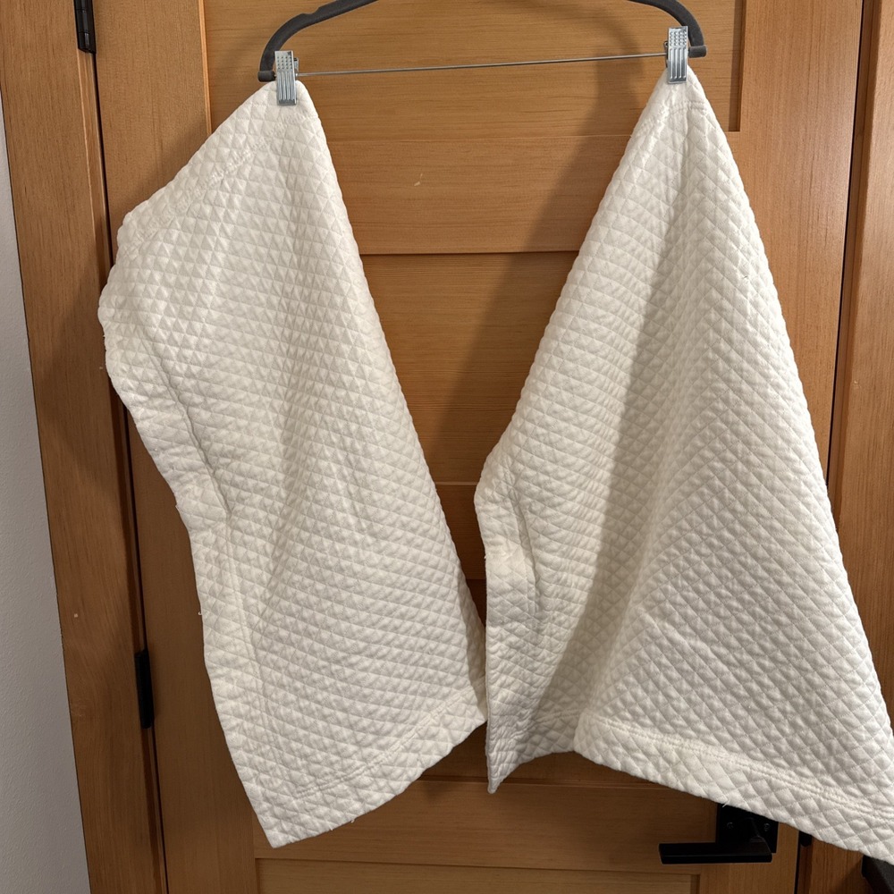 Set Of 2 Peacock Alley Quilted Shams Off White Standard Size Cotton Poly Blend